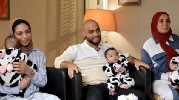  تجربة أم وأب مع 4 توائم