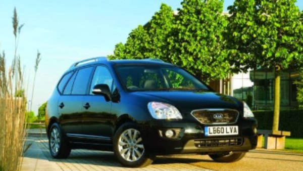 كيا كارينز موديل 2011