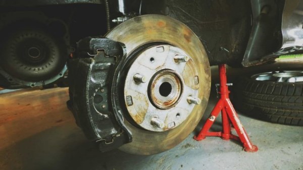 خطوات هامة للحفاظ علي فرامل السيارة 