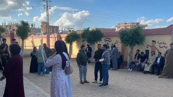 حضور مشرف للناخبين بـ لجنة سعود البحرية في انتخابات مجلس النواب 2025