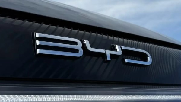 مخاطر محتملة.. تفاصيل استدعاء 88.981 سيارة BYD