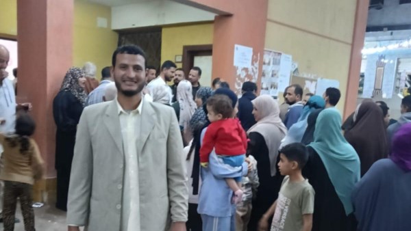 إقبال الناخبين على لجنة مدرسة غيث