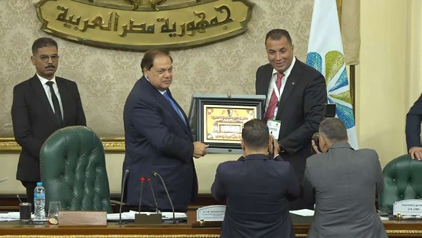 منح رئيسة البرلمان الأوروبي جائزة الابداع والتميز