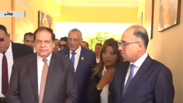 النائب محمد أبو العينين، خلال جولة لمتابعة سير العملية الإنتخابية 