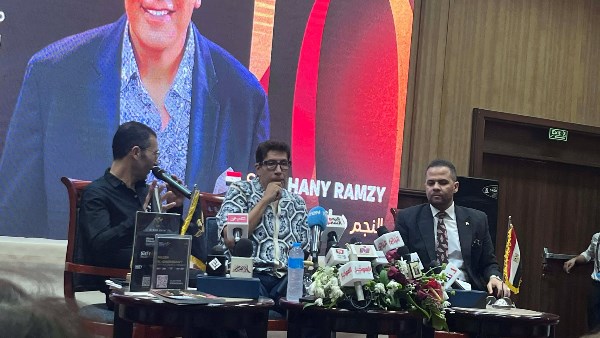 هاني رمزي بندوته فى مهرجان شرم الشيخ للمسرح الشبابي