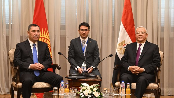 رئيس مجلس النواب يستقبل رئيس جمهورية قيرغيزستان