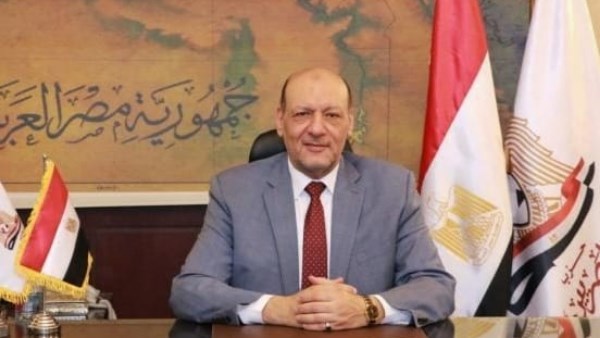 المستشار حسين أبو العطا، عضو مجلس الشيوخ، رئيس حزب ”المصريين“ 