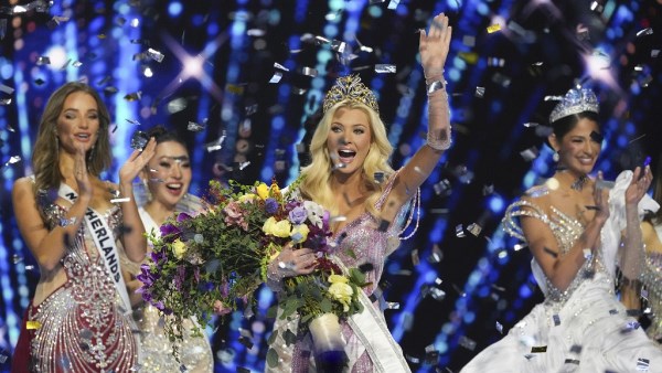 ملكة جمال الكون 