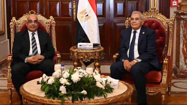 وزير العدل يهنيء رئيس مجلس الشيوخ 