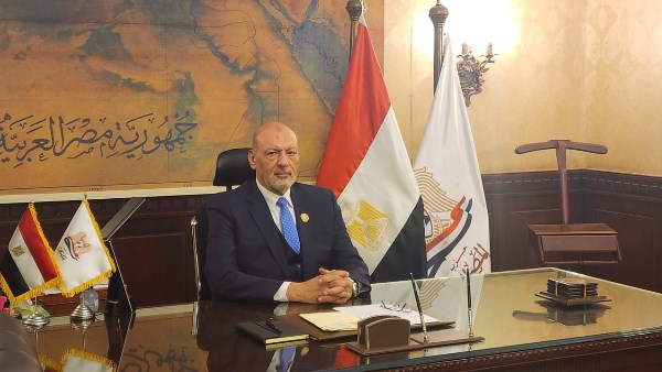 حسين أبو العطا، رئيس حزب "المصريين"