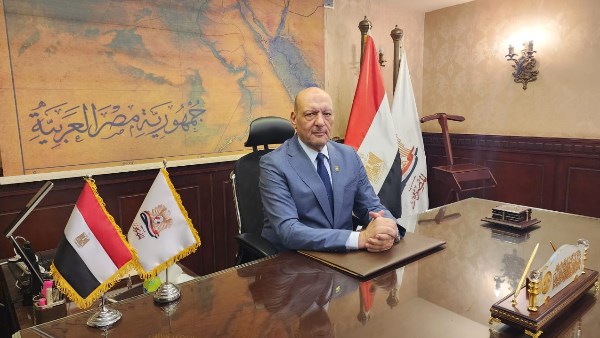 حسين أبو العطا، رئيس حزب "المصريين"