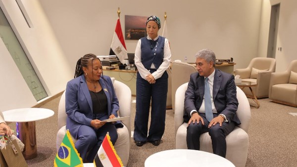 وزير السياحة والآثار 