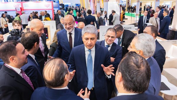 وزير السياحة والآثار 