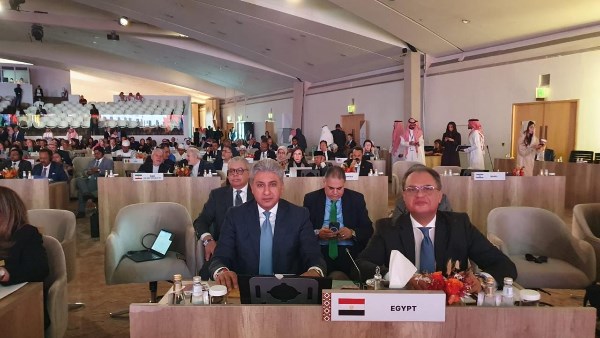 وزير السياحة والآثار 