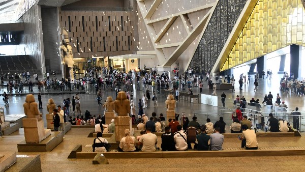 إقبال تاريخي..المتحف المصري الكبير يحقق 12 ألف زائر في ساعات