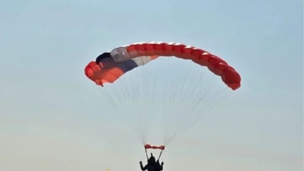 المهرجان الدولي للباراموتور والقفز بالمظلات