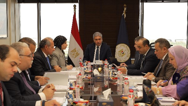 وزير السياحة والآثار 