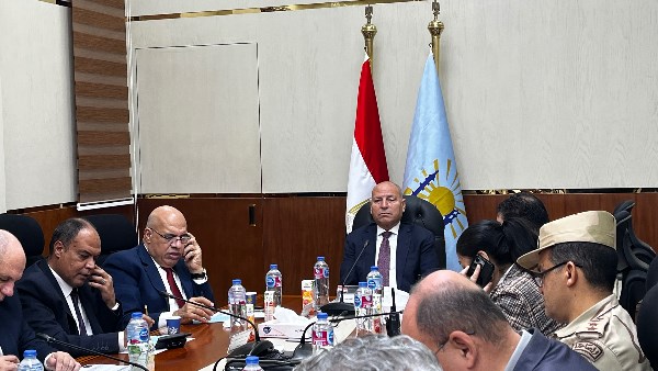 محافظ القاهرة يترأس غرفة العمليات المركزية لمتابعة انتخابات مجلس النواب