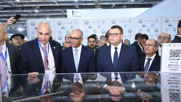 جانب من الافتتاح 