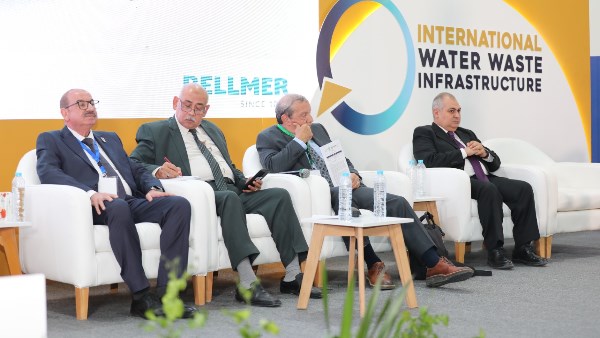 جانب من الجلسة 