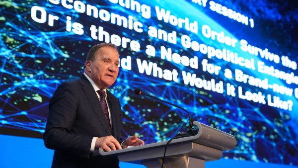 رئيس الوزراء السويدي السابق