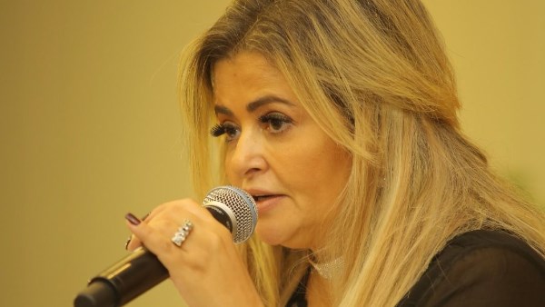 دينا عبدالفتاح