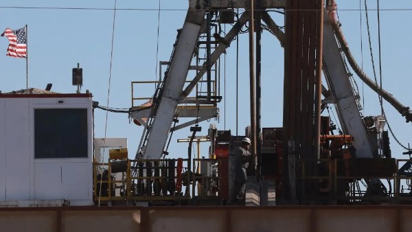 وزارة الطاقة: أميركا تمنح عقوداً لشراء مليون برميل نفط للاحتياطي الاستراتيجي وزارة الطاقة: أميركا تمنح عقوداً لشراء مليون برميل نفط للاحتياطي الاستراتيجي