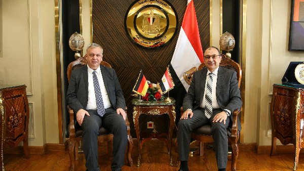 وزير قطاع الأعمال العام