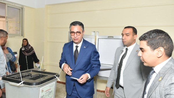 وزير التموين في اللجنة الانتخابية