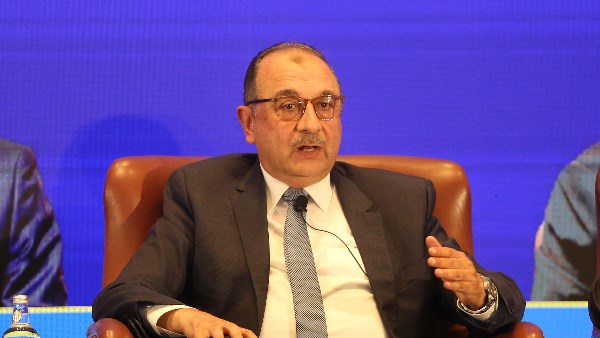  المهندس محمد شيمي وزير قطاع الأعمال العام