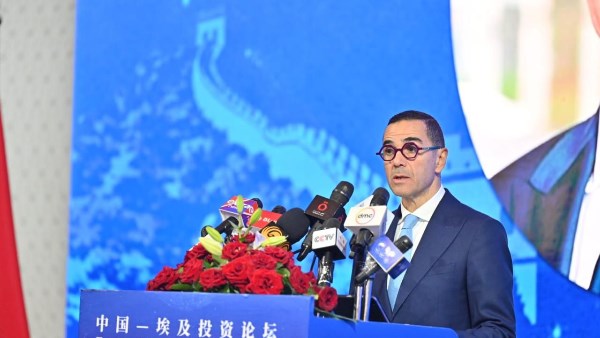 المهندس حسن الخطيب وزير الاستثمار 