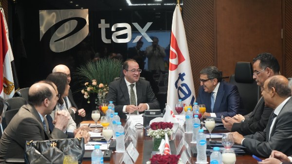 جانب من اجتماع وزير المالية