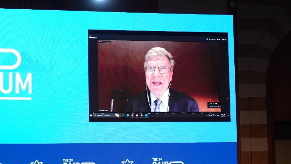 البروفيسور جيفري ساكس