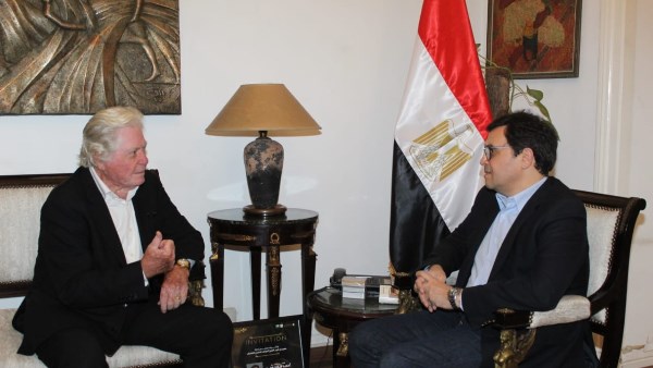 وزير الثقافة يلتقي حسين فهمي لبحث ترتيبات انطلاق الدورة 46 من مهرجان القاهرة السينمائي الدولي وزير الثقافة يلتقي حسين فهمي لبحث ترتيبات انطلاق الدورة 46 من مهرجان القاهرة السينمائي الدولي