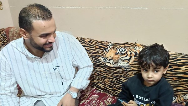 المرشح مع طفل المنوفية 