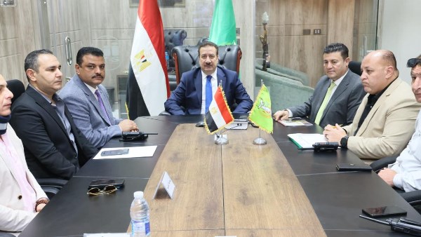 محافظ المنوفية يترأس اجتماع الغرفة المركزية لمتابعة سير انتخابات مجلس النواب في يومها الثاني