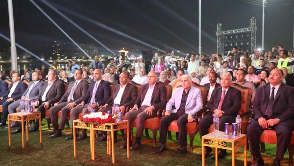 محافظ المنيا يُهنئ الرئيس السيسي بافتتاح المتحف المصري الكبير ويُشارك المواطنين الحدث العالمي|صور