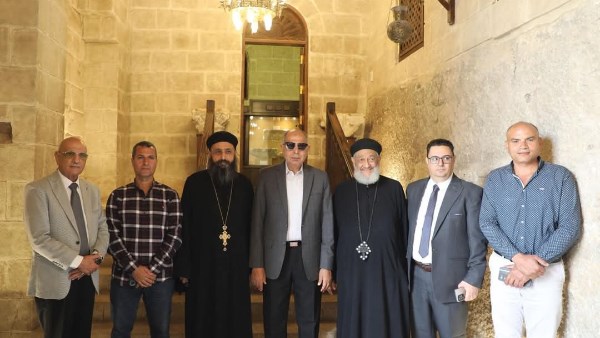 محافظ المنيا يتفقد منطقة دير جبل الطير 