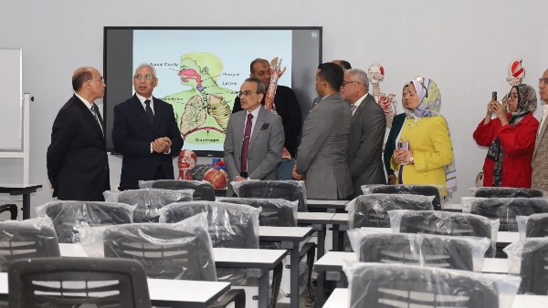 قاعات تعليمية متطورة بجامعة المنيا