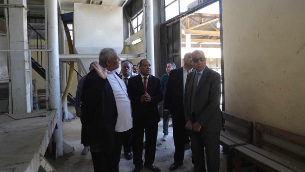 محافظ المنيا يتفقد الثانوية الزراعية لرفع كفاءة مشروعات الإنتاج الحيواني والألبان محافظ المنيا يتفقد الثانوية الزراعية لرفع كفاءة مشروعات الإنتاج الحيواني والألبان