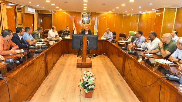 إجتماع محافظ أسيوط 