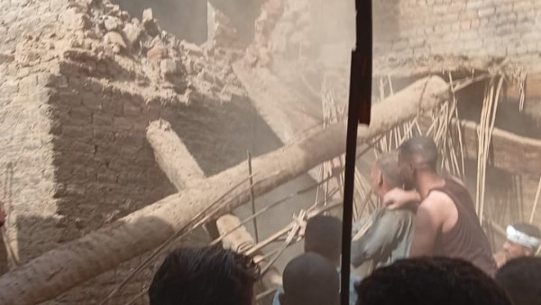 انهيار منزل مكون من طابقين بأسيوط 