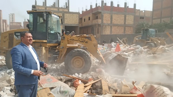 محافظ أسيوط: استرداد 3374 فدانًا خلال تنفيذ 44 قرار إزالة محافظ أسيوط: استرداد 3374 فدانًا خلال تنفيذ 44 قرار إزالة