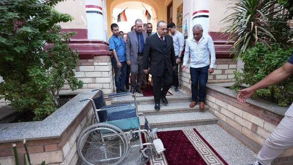 محافظ أسيوط يتفقد استعدادات المقار الانتخابية لانتخابات مجلس النواب 2025