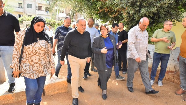 محافظ أسيوط يتفقد مدرسة التربية الفكرية