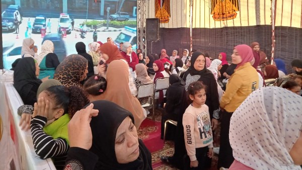 السيدات وكبار السن يتصدرن صفوف الناخبين بأسيوط