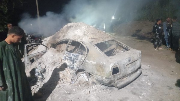 اشتعال سيارة بطريق بني محمديات بمركز أبنوب في أسيوط