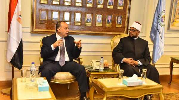 محافظ أسيوط يبحث مع أمين مجمع البحوث الإسلامية تعزيز الشراكة في نشر الوعي الديني وترسيخ قيم الانتماء