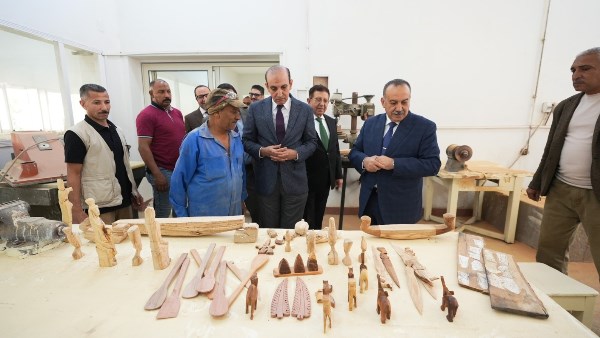 محافظ أسيوط يصطحب وفد المحكمة العربية للتحكيم لتفقد مركز محافظ أسيوط يصطحب وفد المحكمة العربية للتحكيم لتفقد مركز