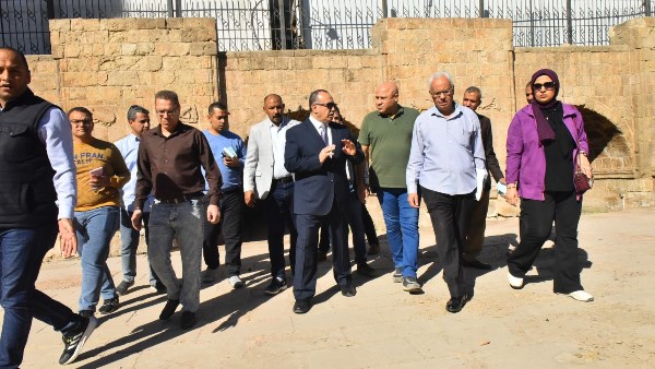 محافظ أسيوط يتفقد قنطرة المجذوب الأثرية 